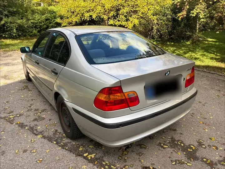 BMW 318I