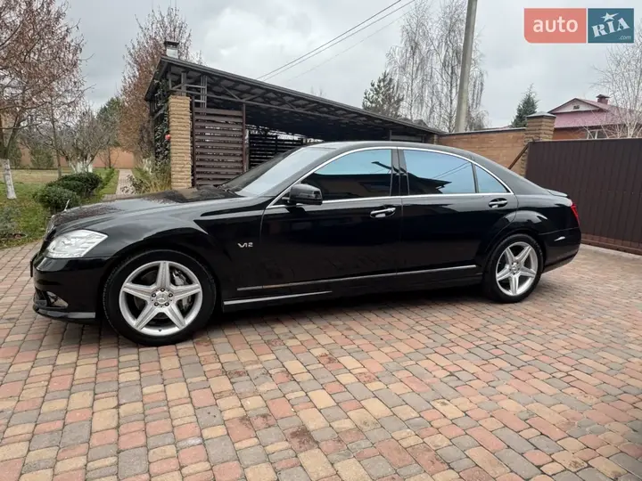 Mercedes-Benz S-Class