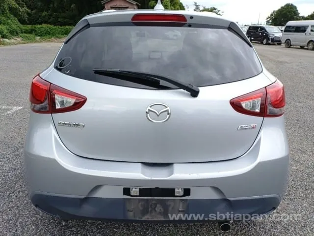 Mazda Demi Xd 2017 photo 3
