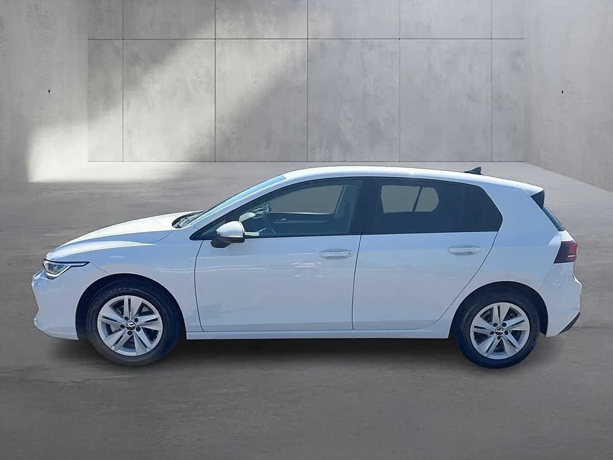 Volkswagen Golf 2026 photo 2