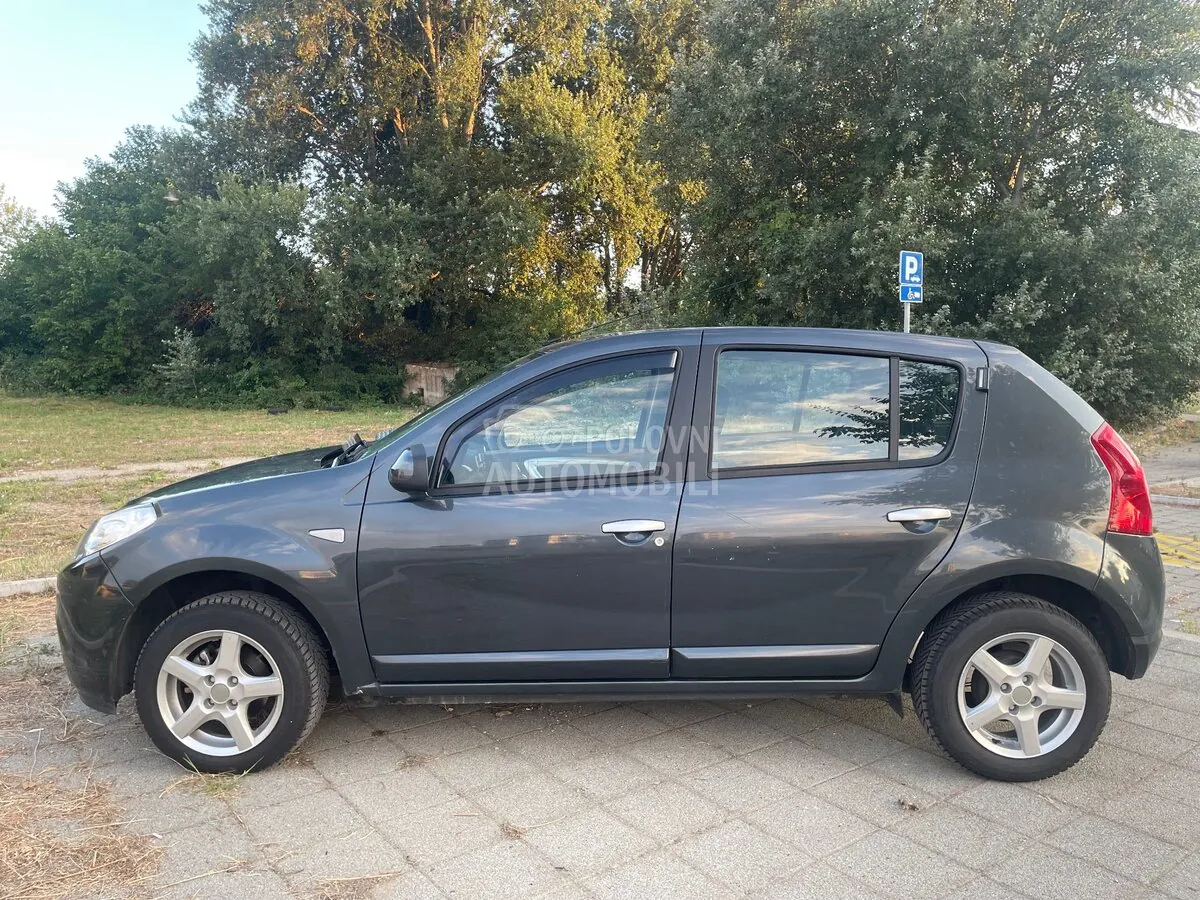 Dacia Sandero 2010 photo 5