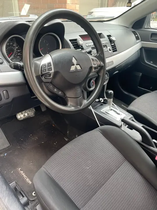 Mitsubishi Lancer 2010 photo 3