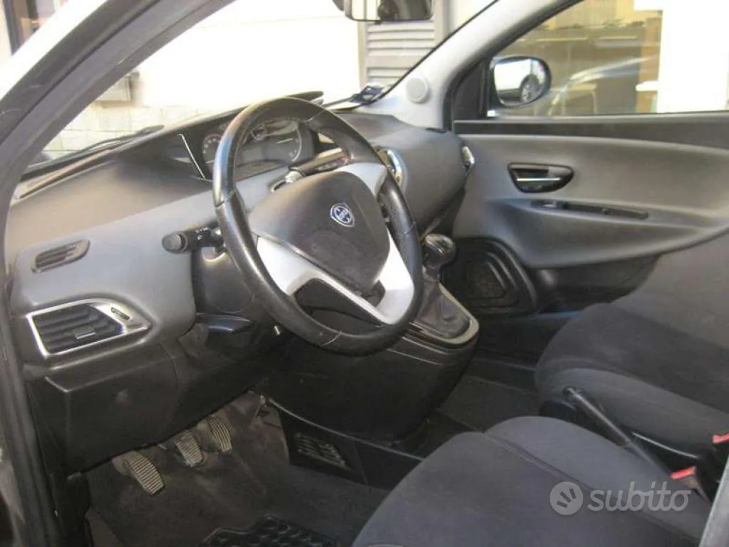 Lancia Ypsilon 2013 photo 5