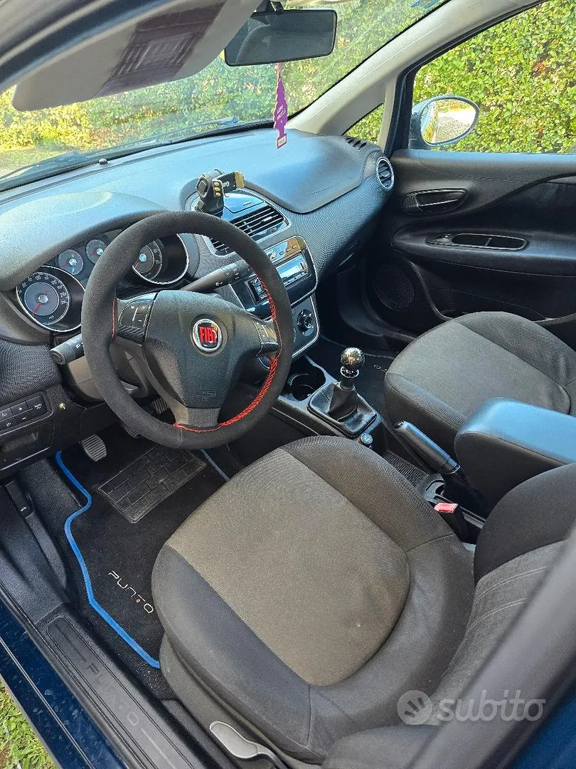 Fiat Grande Punto 2013 photo 2