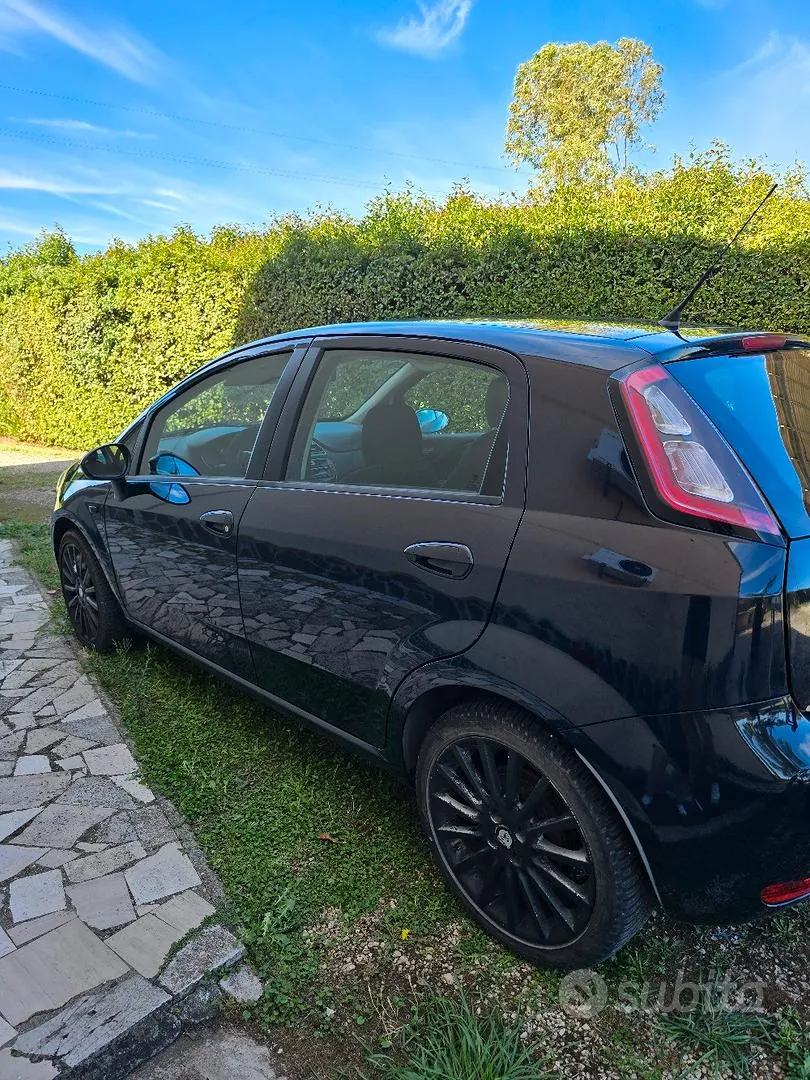 Fiat Grande Punto 2013 photo 5