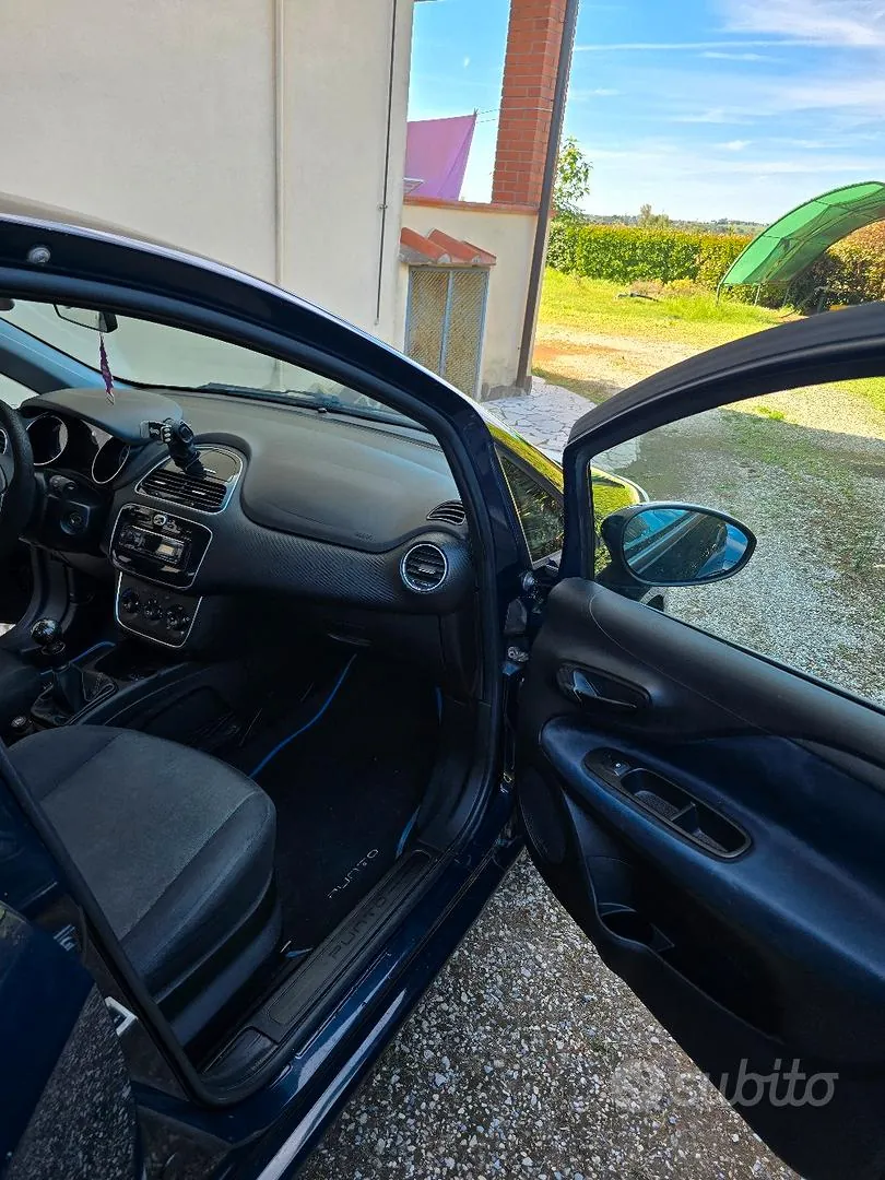 Fiat Grande Punto 2013 photo 3