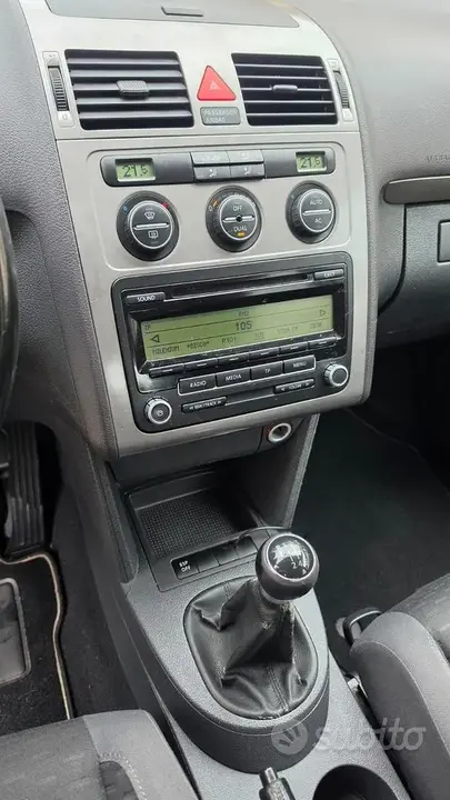 Volkswagen Touran 2009 photo 5