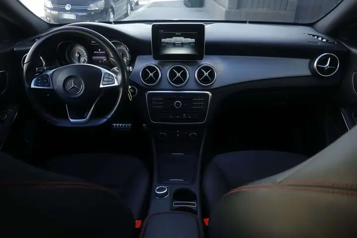 Mercedes-Benz Cla 220 2015 photo 2