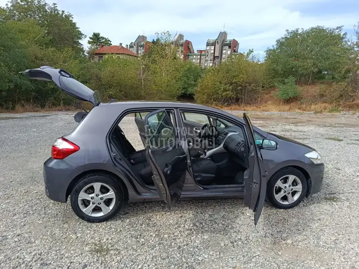 Toyota Auris 2010 photo 5