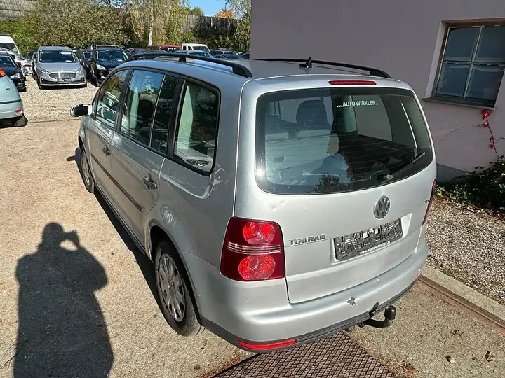 Volkswagen Touran 2009 photo 3