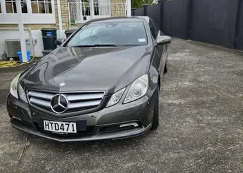 Mercedes-Benz E-Class 2009 photo 3