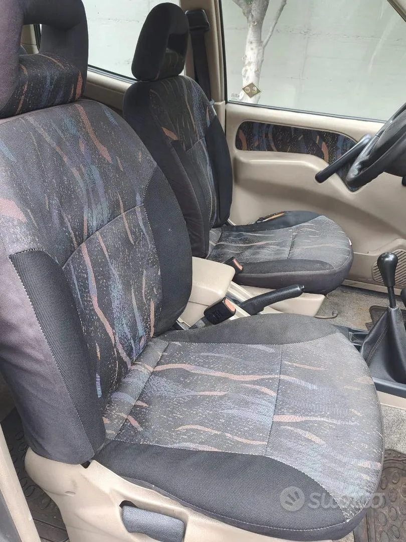 Nissan Terrano Ii 2000 photo 2