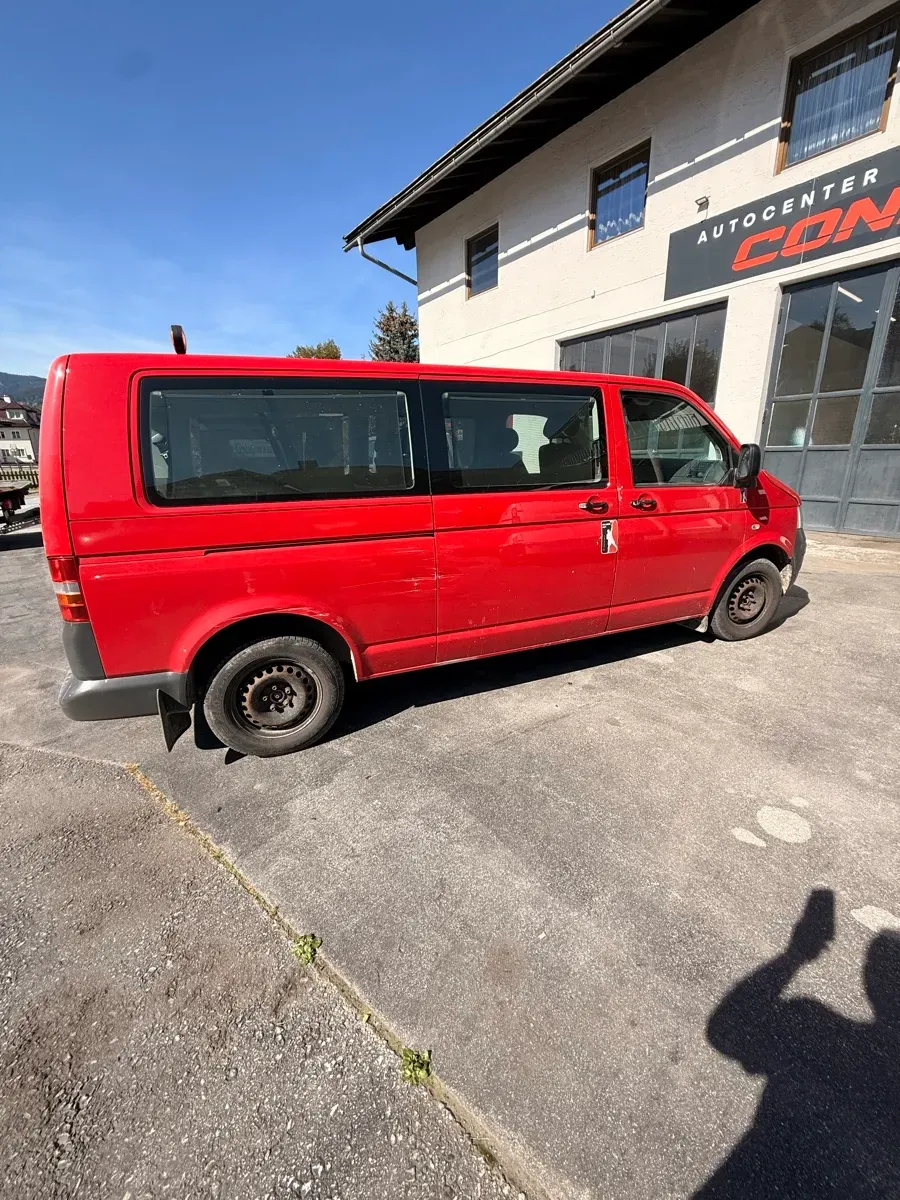 Volkswagen Caravelle 2008 photo 2