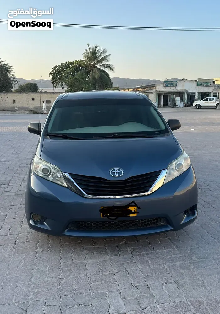 Toyota Sienna 2014 photo 2