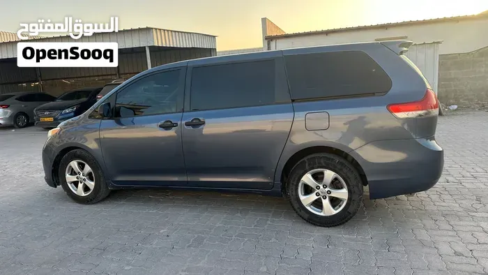 Toyota Sienna 2014 photo 4
