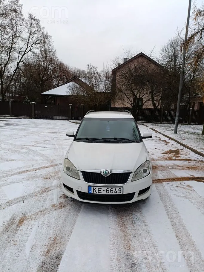 Skoda Fabia 2012 photo 5