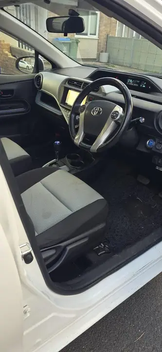 Toyota Aqua 2014 photo 5