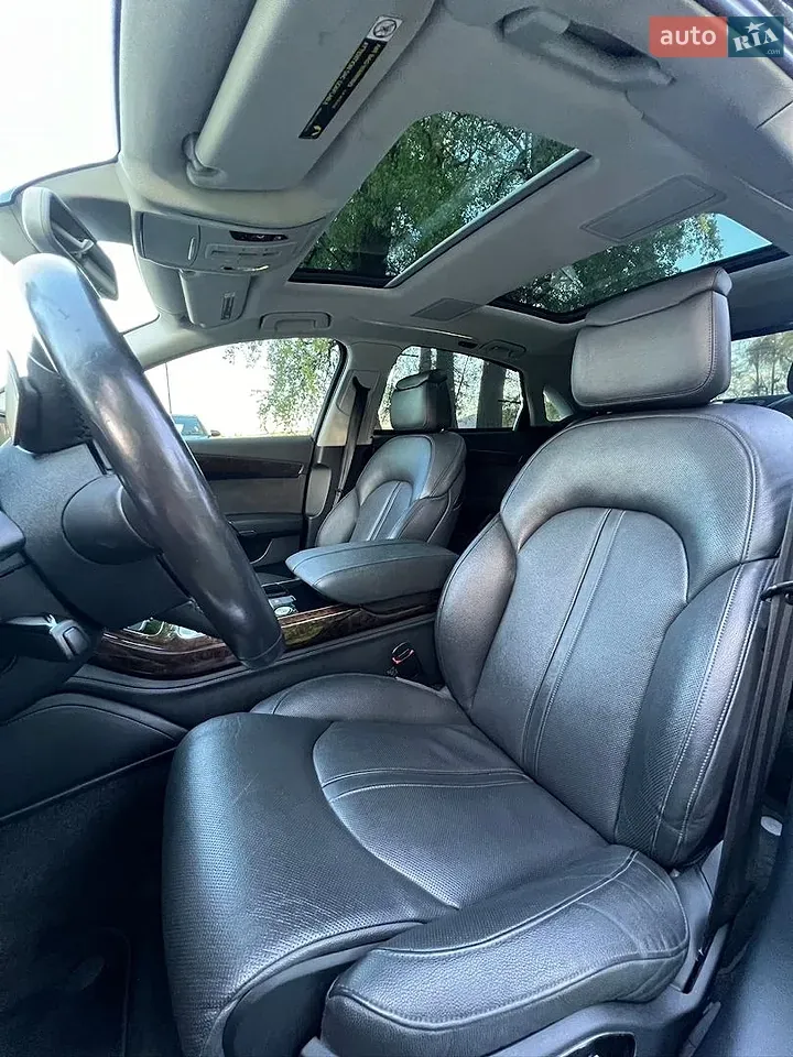 Audi A8 2014 photo 4