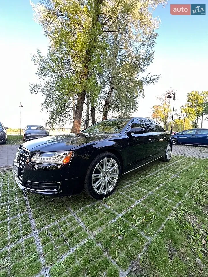 Audi A8 2014 photo 2