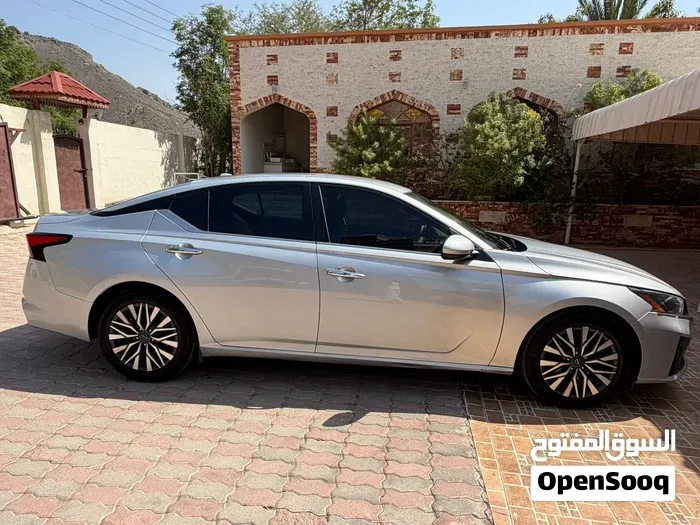 Nissan Altima 2023 photo 3