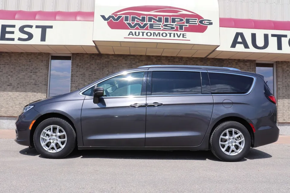 Chrysler Pacifica 2021 photo 3