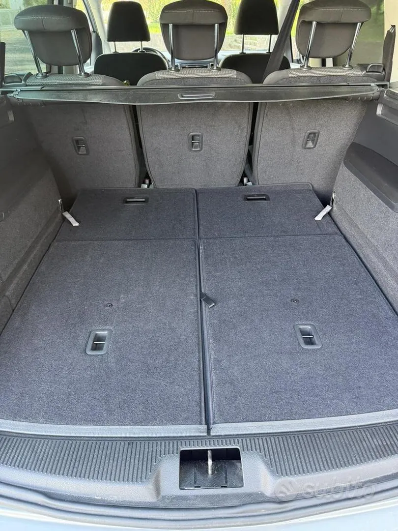 Volkswagen Sharan 2011 photo 2