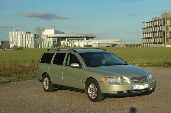 Volvo V70 2006 photo 2