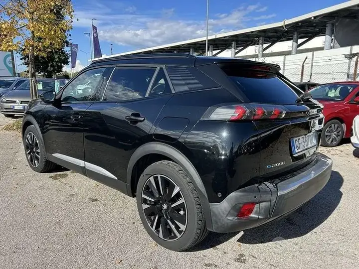 Peugeot 2008 2021 photo 4