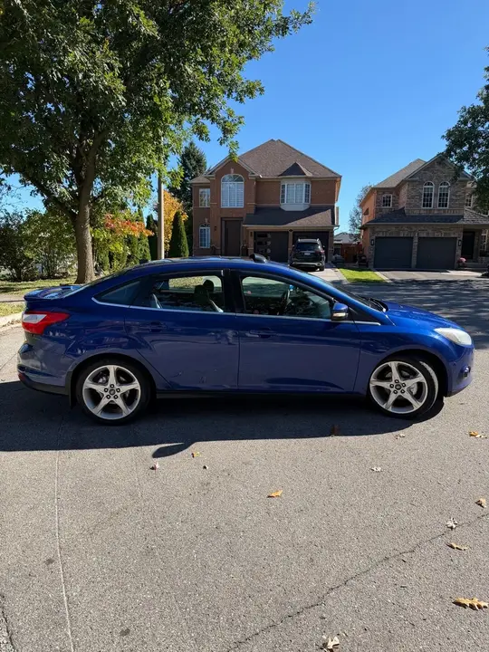 Ford Focus 2012 photo 2