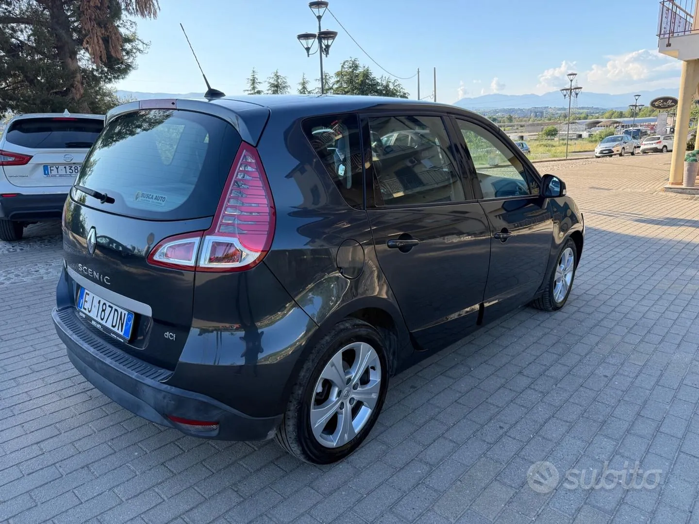 Renault Scenic 2011 photo 5