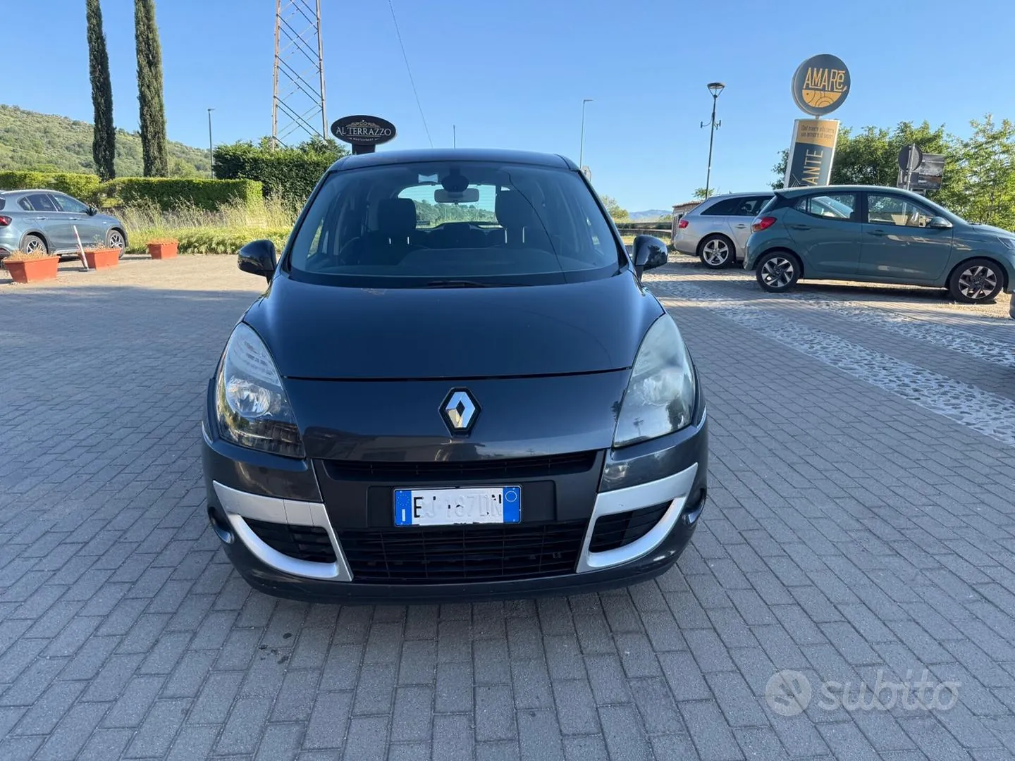 Renault Scenic 2011 photo 2