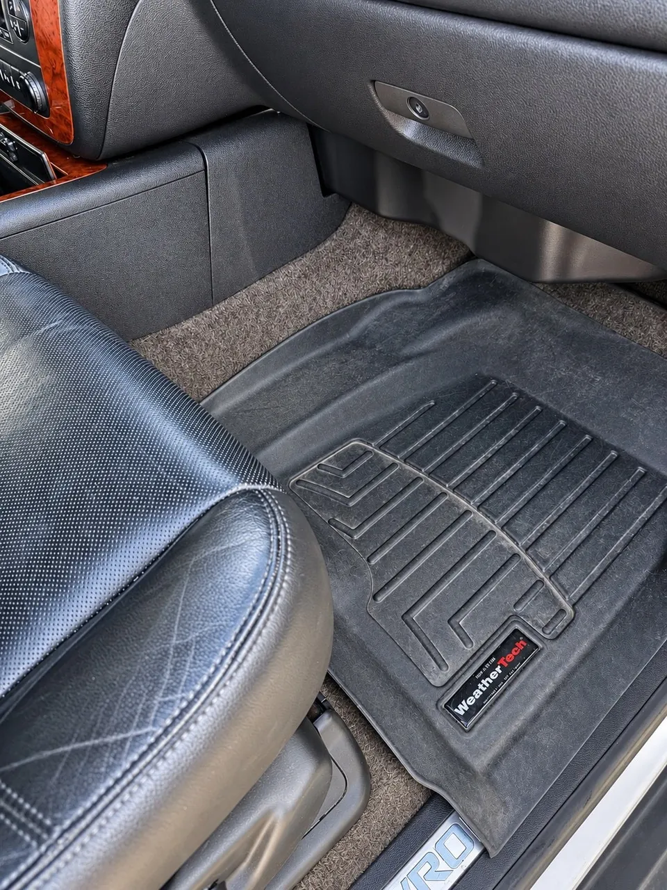 Chevrolet Suburban 2010 photo 5