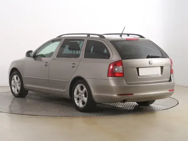 Skoda Octavia 2013 photo 3