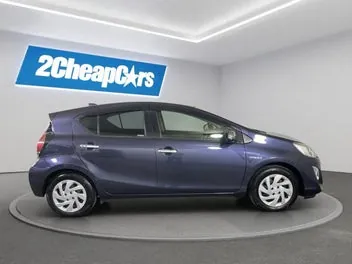 Toyota Aqua 2015 photo 5