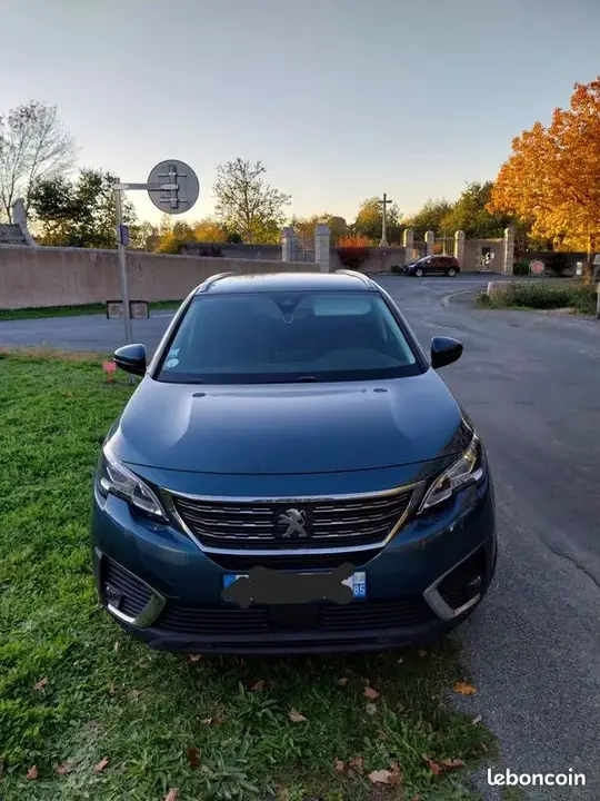 Peugeot 5008 2017 photo 3