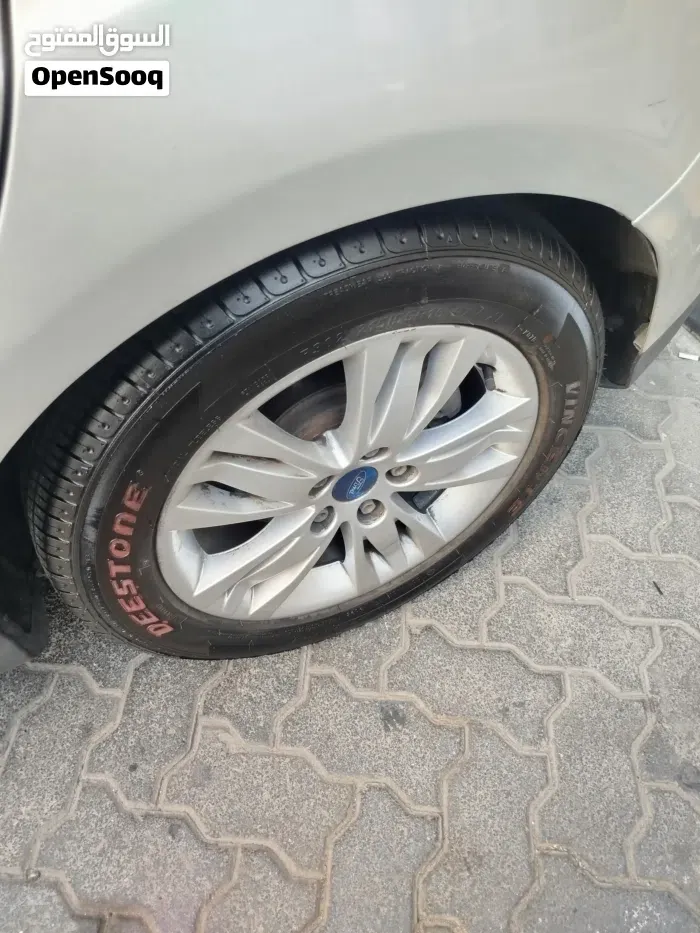 Ford Focus 2014 photo 2