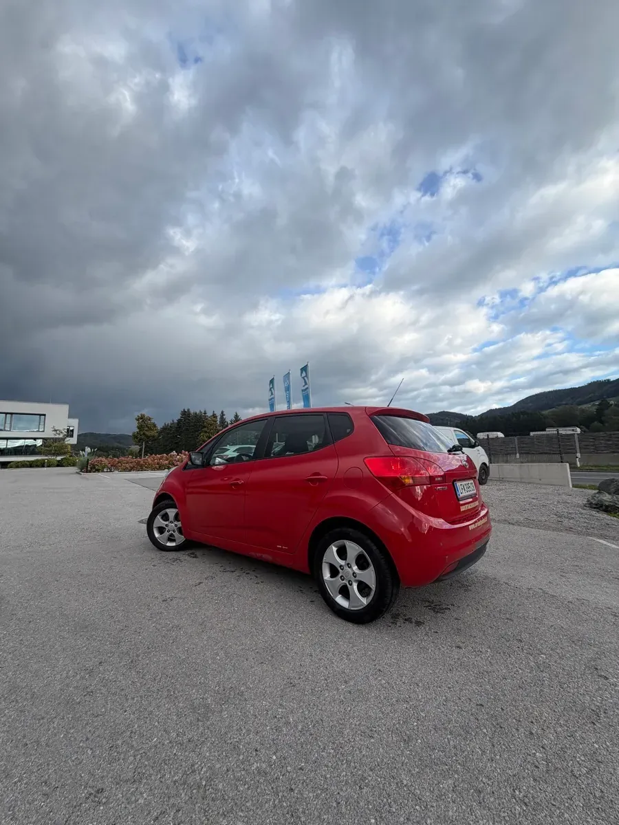 Kia Venga 2010 photo 3