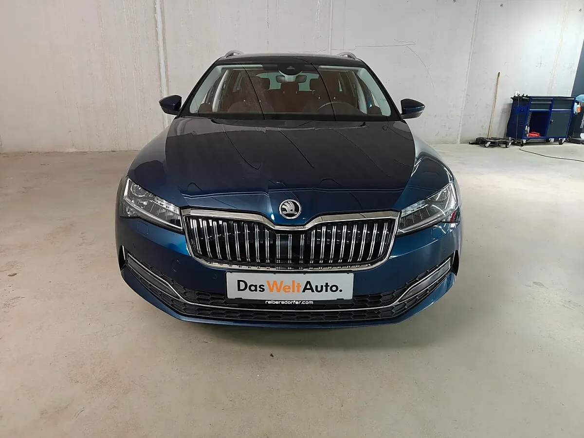 Skoda Superb 2023 photo 2