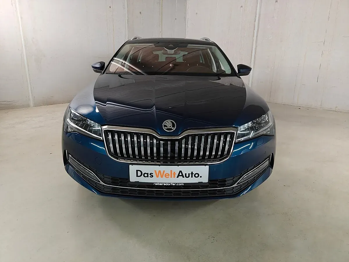 Skoda Superb 2023 photo 3