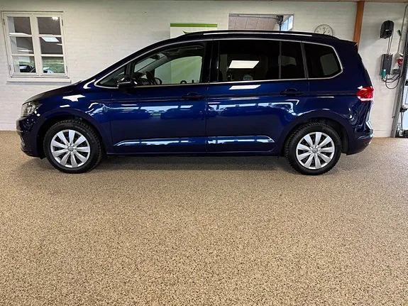 Volkswagen Touran 2016 photo 2