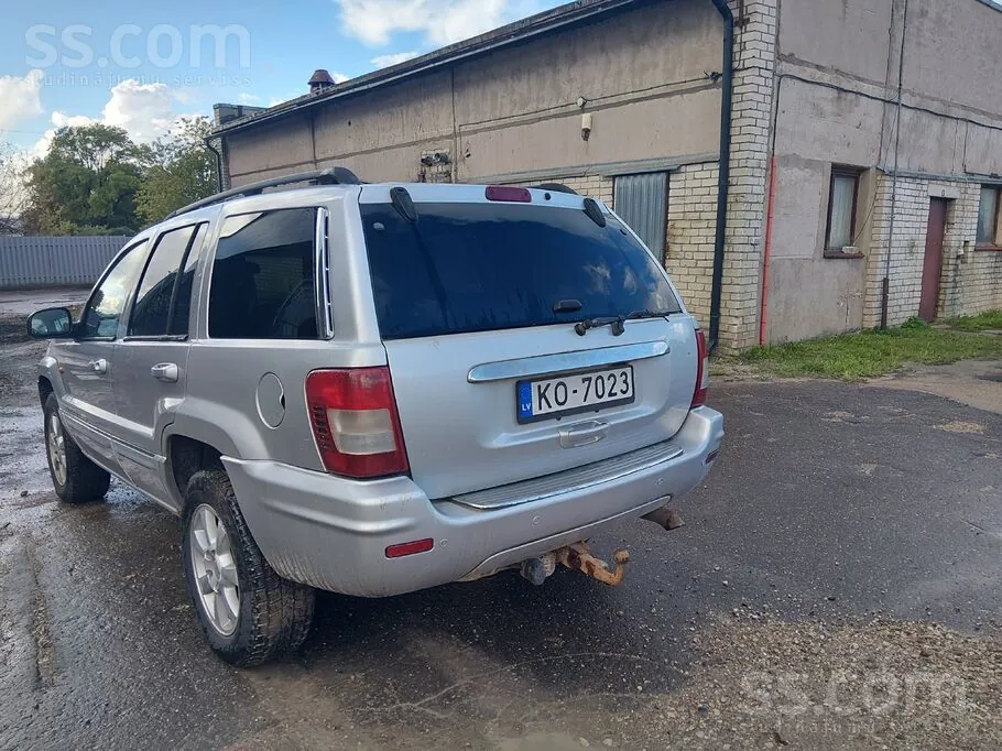 Jeep Grand Cherokee 2005 photo 2