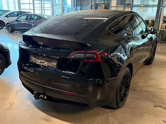 Tesla Model Y 2023 photo 5