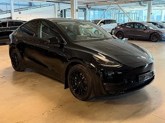 Tesla Model Y 2023 photo 3