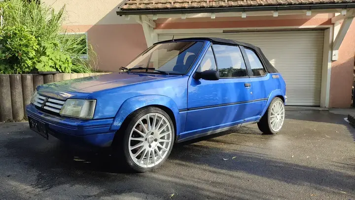 Peugeot 205