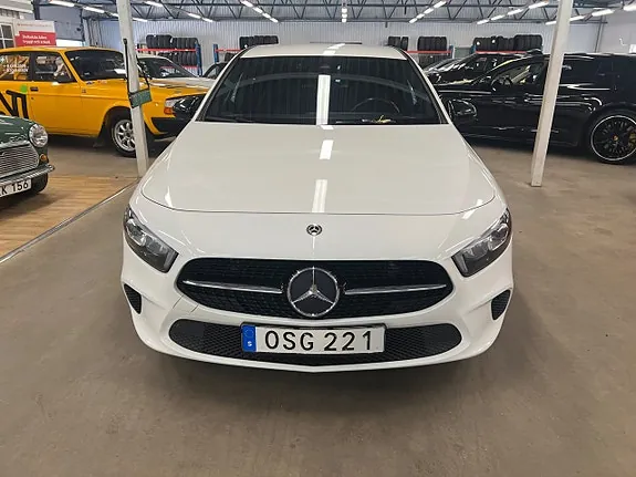 Mercedes-Benz A180 2019 photo 2