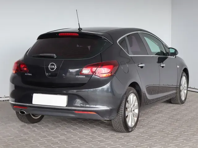 Opel Astra 2014 photo 4