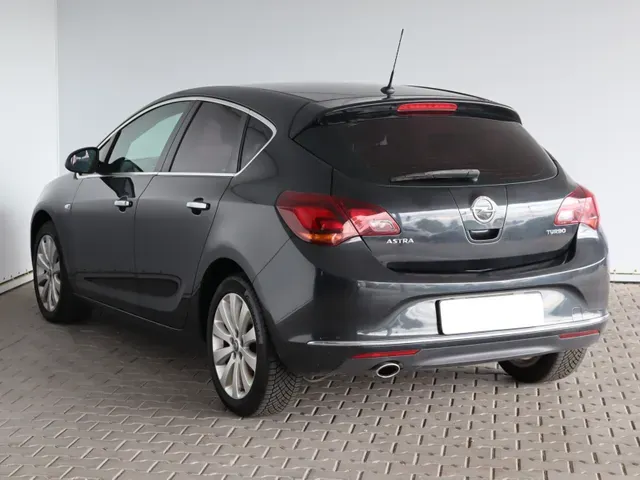 Opel Astra 2014 photo 3