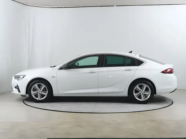 Opel Insignia 2021 photo 2