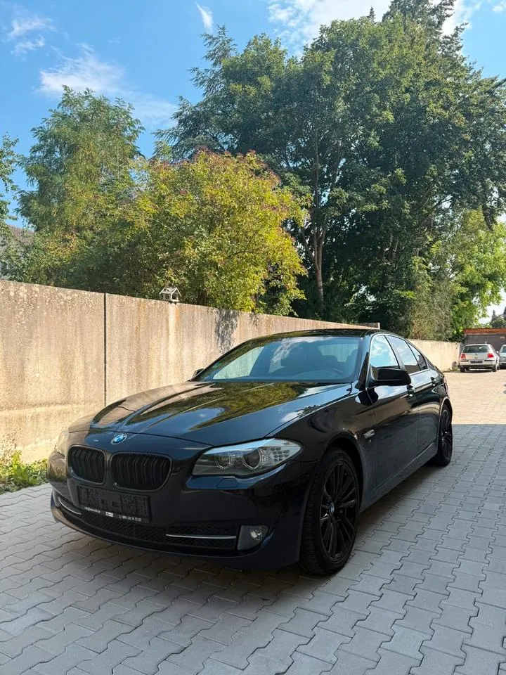 BMW 528I
