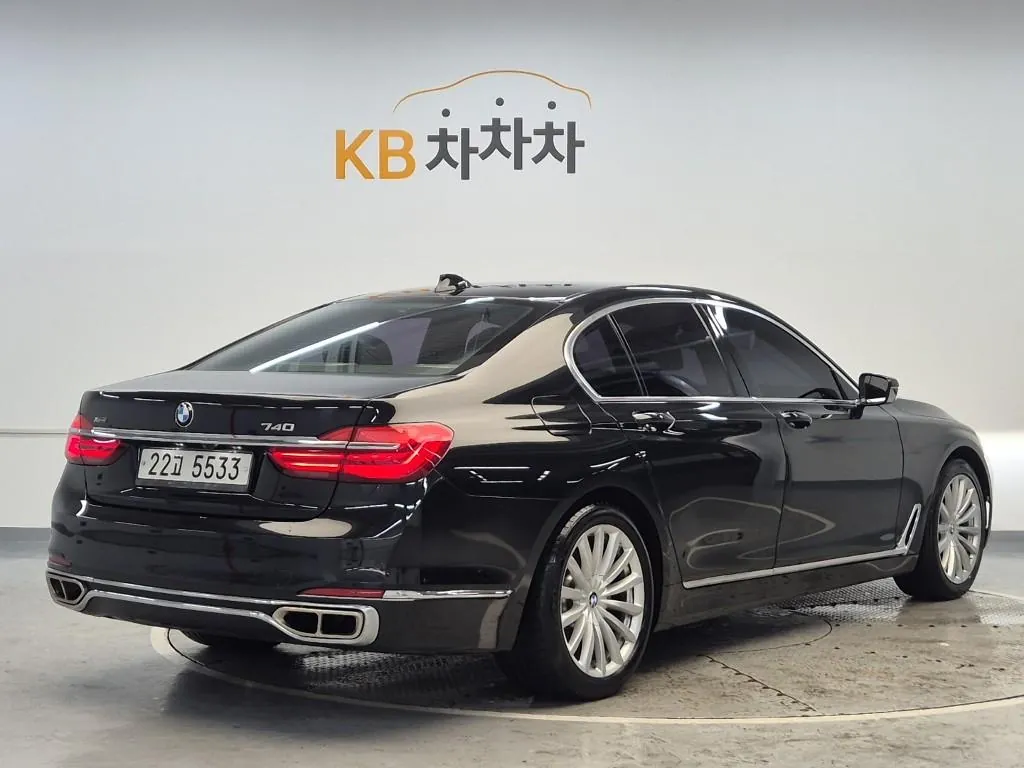 BMW 7 Series 2016 photo 3